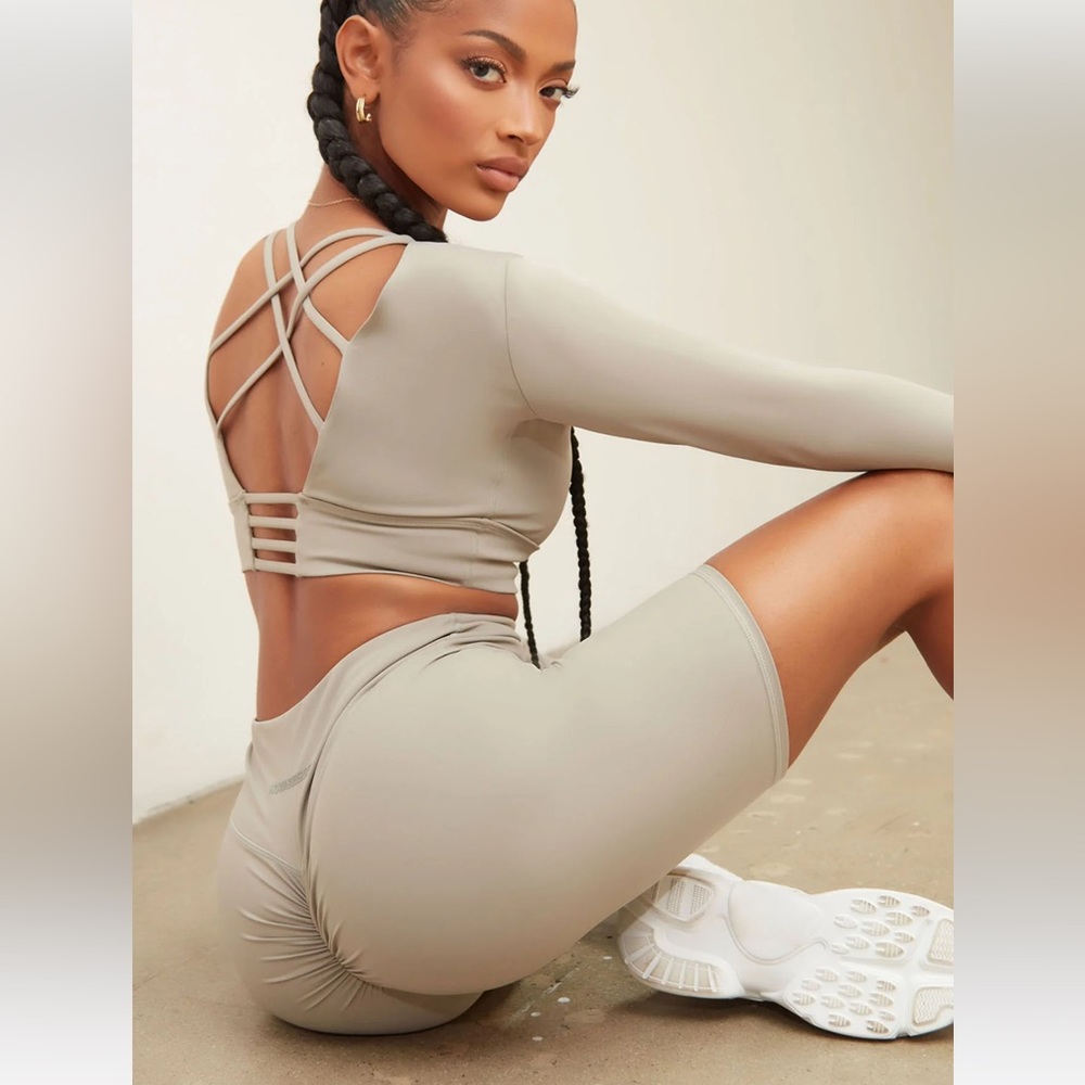 NWT Fashion Nova (NovaSport) Crunch Time Long Sleeve Crop Top - Taupe